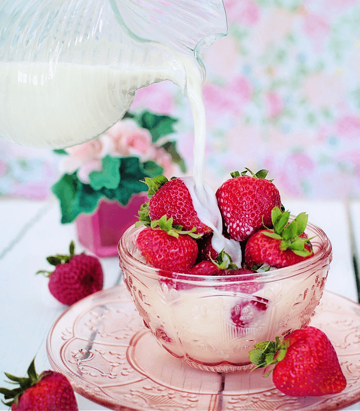 Strawberries and Cream Candle Fragrance Oil