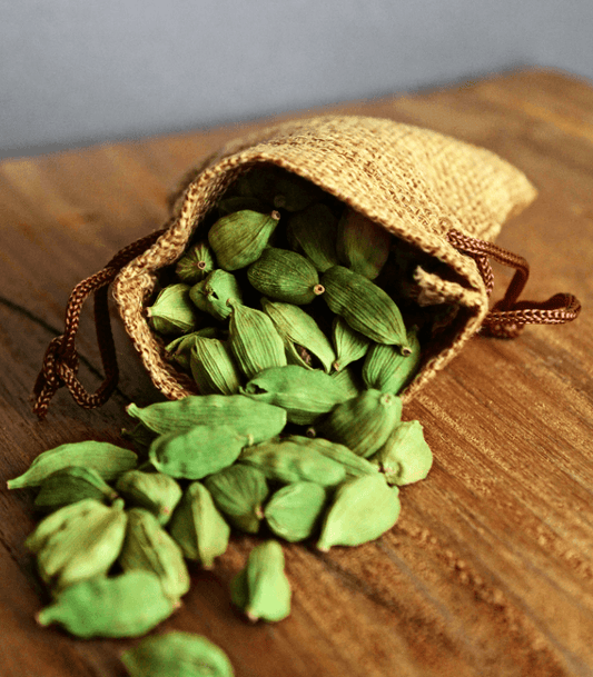 Teakwood and Cardamom Candle Fragrance Oil